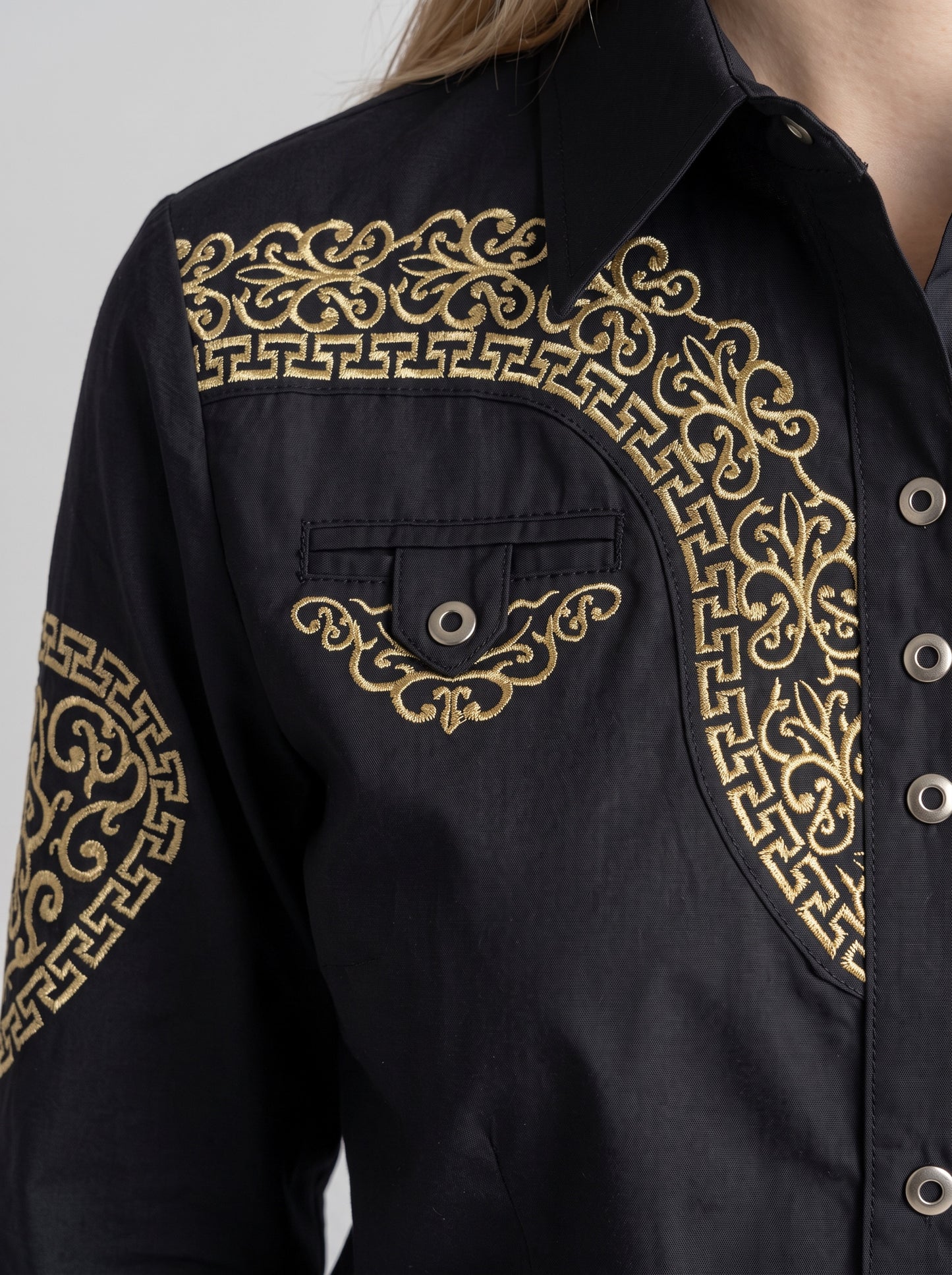 Blusa Aranda Negro Oro