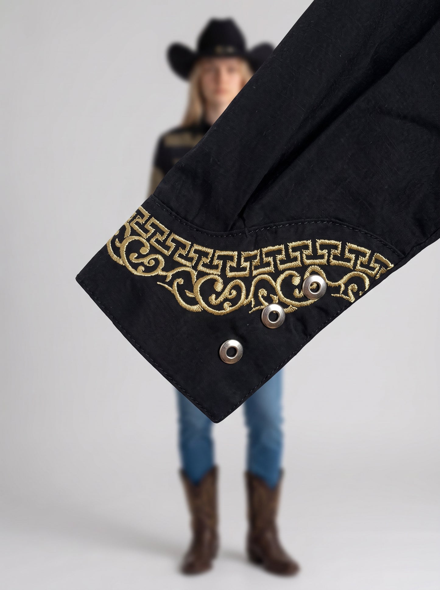 Blusa Aranda Negro Oro