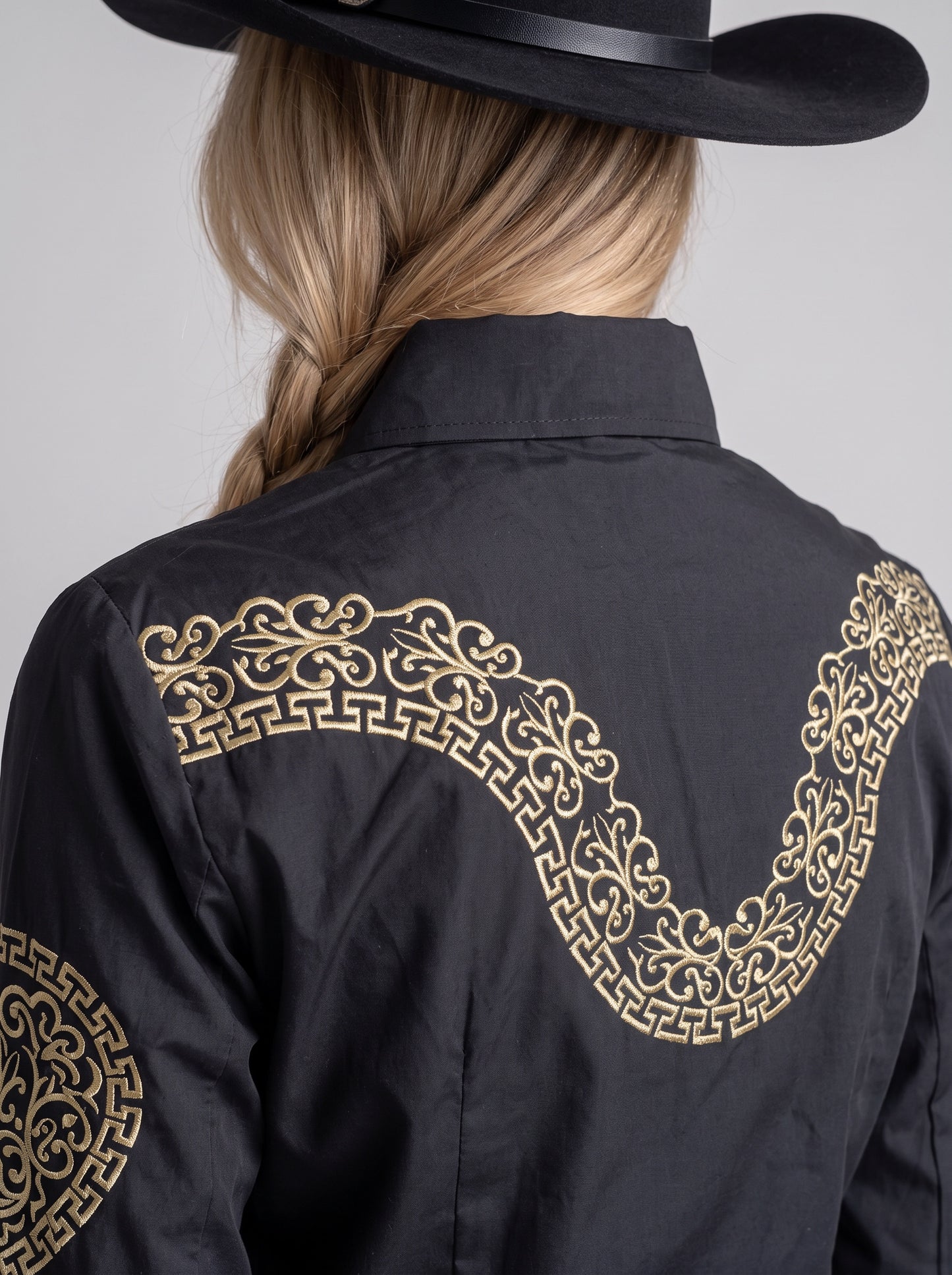 Blusa Aranda Negro Oro