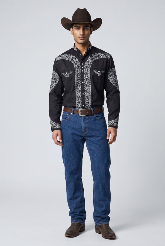 Camisa Corazón Negro Plata: Elegancia y Estilo para Cada Ocasión