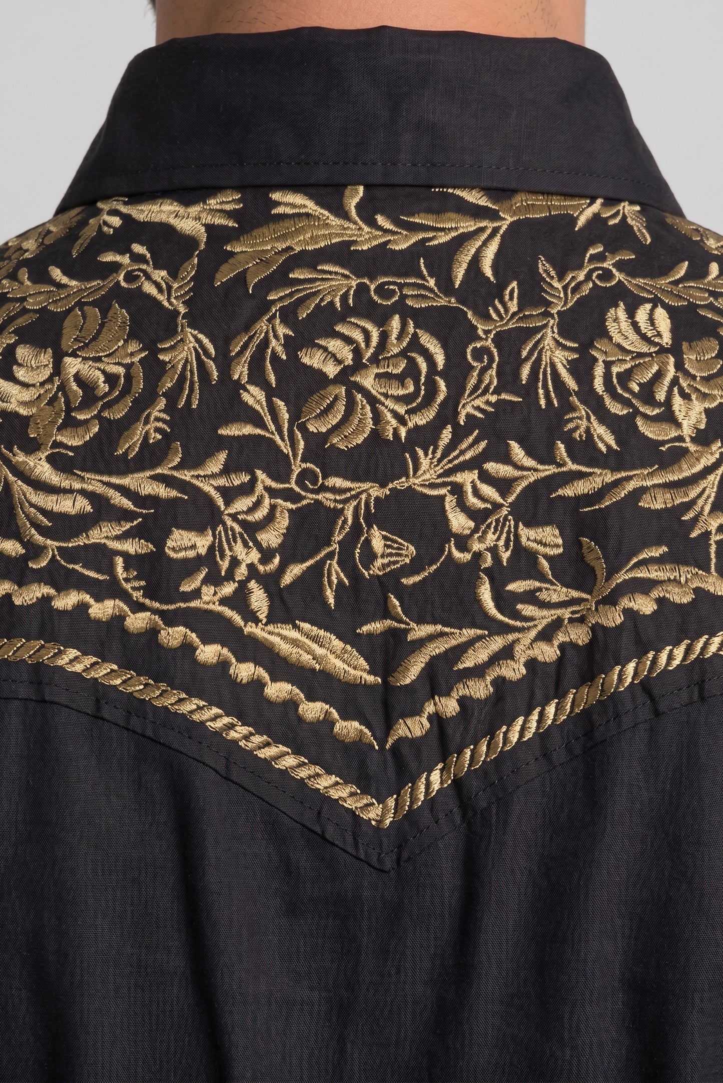 Camisa Flores Negro Oro
